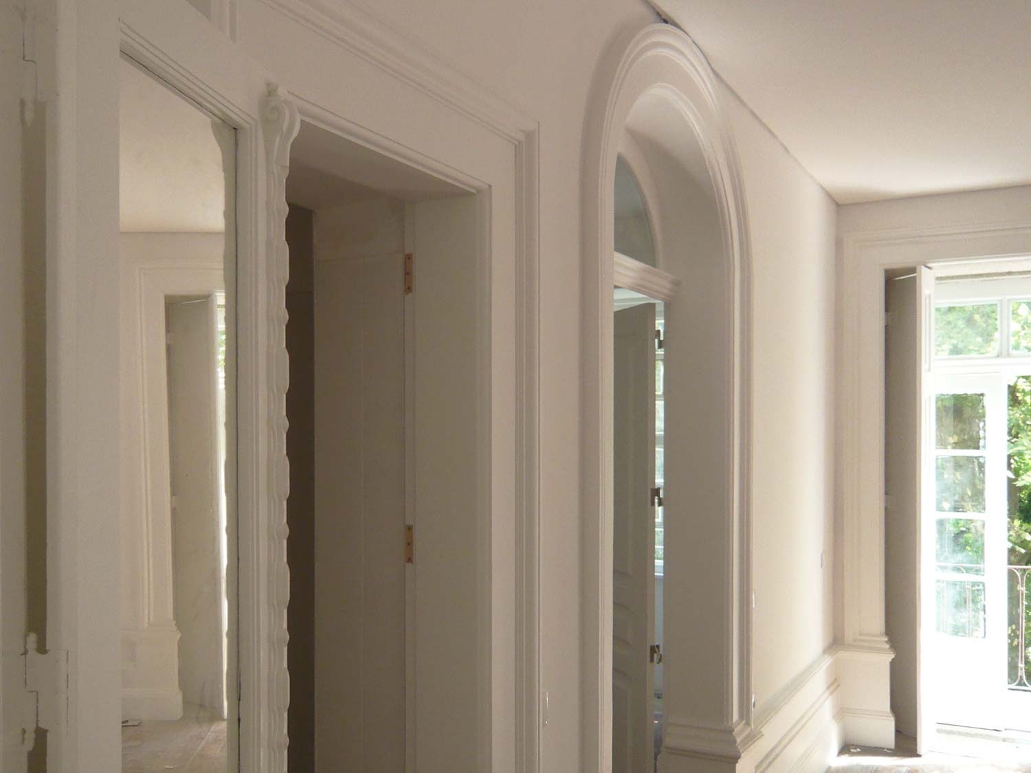Molduras decorativas em apartamentos em Mártires da Liberdade - Vista interior de um apartamento