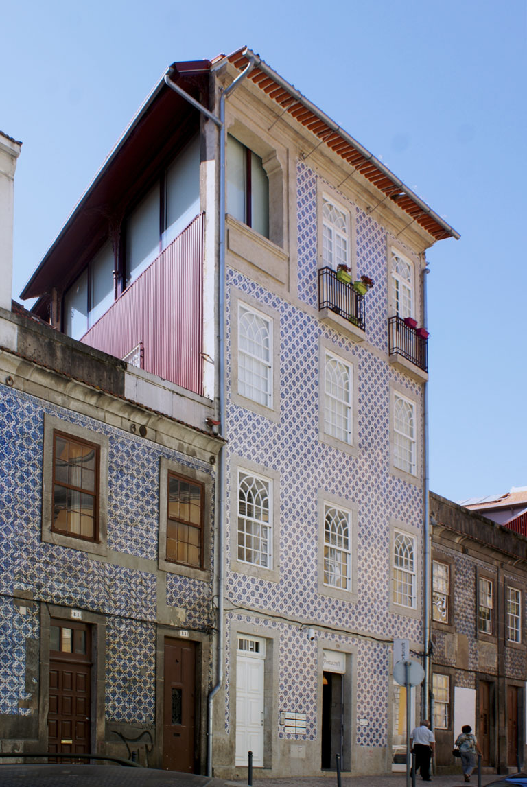Apartamentos e Loja na Rua do Rosário - Vista da rua