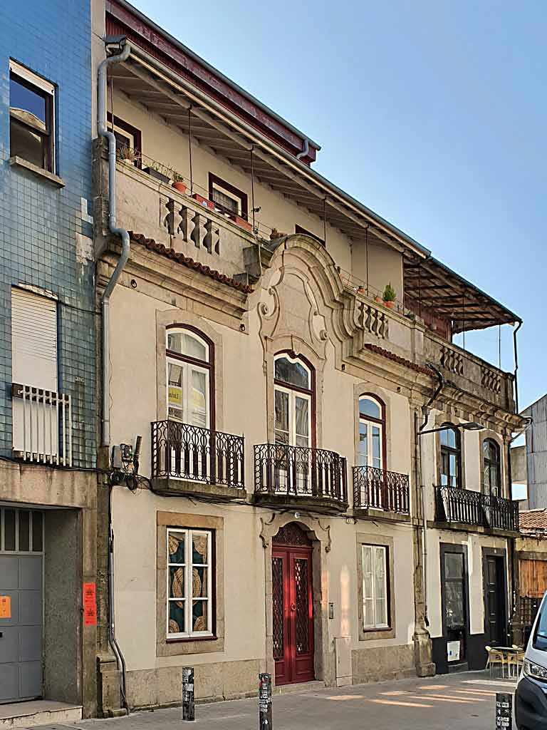 Edifício reabilitado e reconvertido
