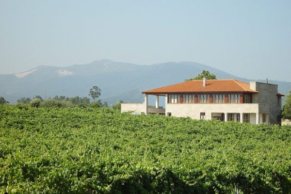 Casa em Santo Amaro - Vista geral da fachada nascente