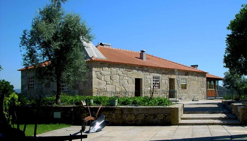 Casa-no-pico-dos-regalados-entrada-exterior